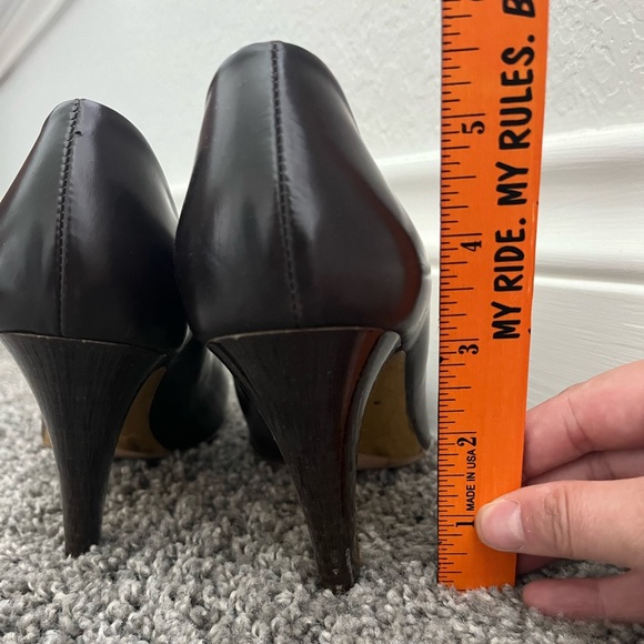 Kenneth Cole New York “Espresso” Brown Heels - Picture 3 of 5